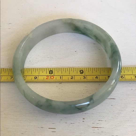 Vintage Olde Large Mossy White Jade Bangle 70 Gr. - Picture 9 of 10